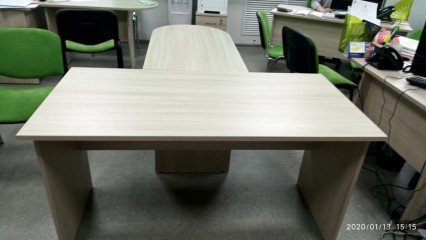 Офисный стол с приставкой для переговоров